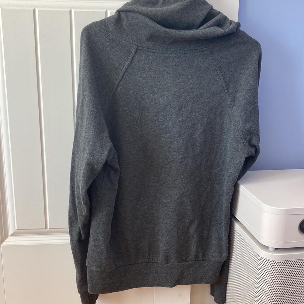 Roxy Size Large - image 5